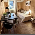 La Maison Des Familles 10 *