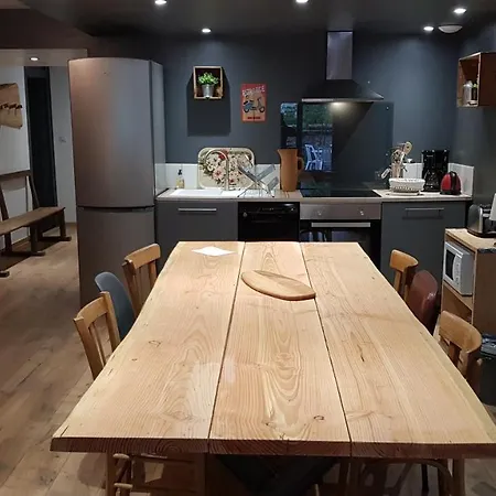 아파트 La Maison Des Familles 10 *