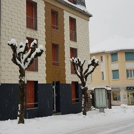 La Maison Des Familles 10 *