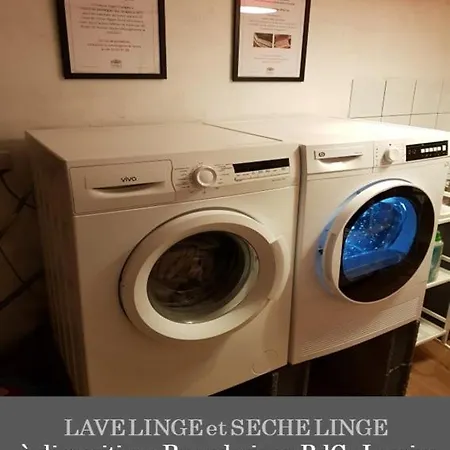 La Maison Des Familles 10 *