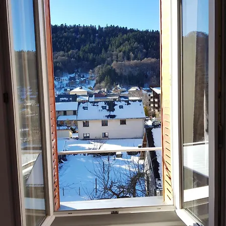 La Maison Des Familles 10 *