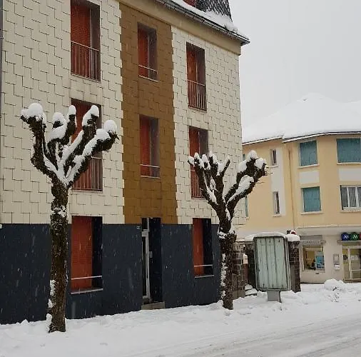 La Maison Des Familles 10 *