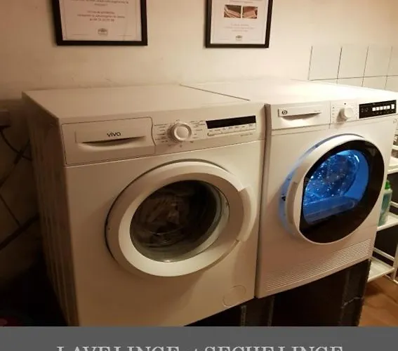 La Maison Des Familles 10 *